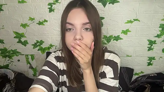 Snapshot of LisaPorse chatting on 06-16-26, 06:16 LisaPorse online show from 06-16-26, 06:16