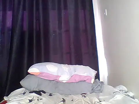 Snapshot of kee_vigin chatting on 06-15-26, 04:47 kee vigin online show from 06-15-26, 04:47