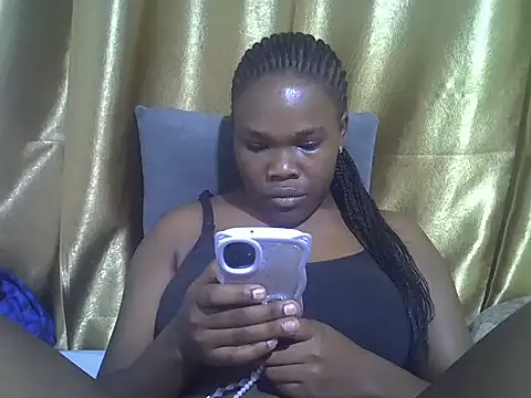 Snapshot of lovelymeli2 chatting on 06-12-26, 11:14 lovelymeli2 online show from 06-12-26, 11:14