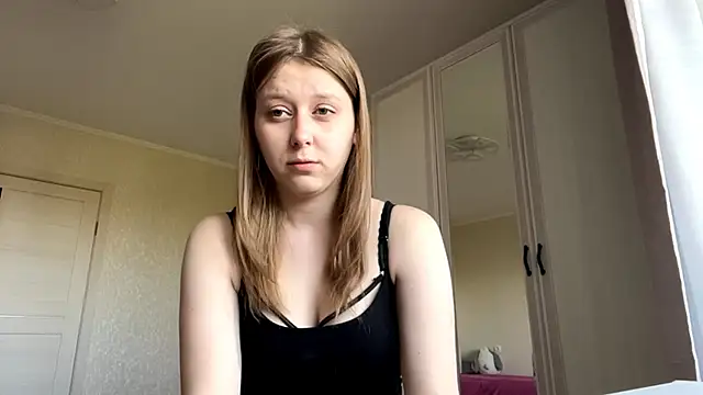 Snapshot of HeyItsAgata chatting on 05-19-26, 10:43 HeyItsAgata online show from 05-19-26, 10:43