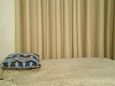 Snapshot of Chocolate_vee chatting on 07-07-26, 12:24 Chocolate vee online show from 07-07-26, 12:24