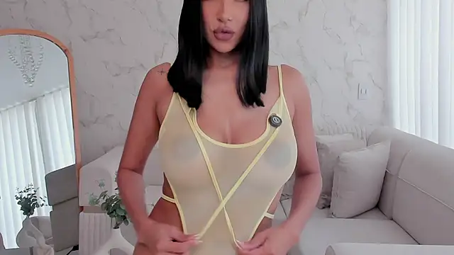 Snapshot of Anny_Honeey chatting on 06-23-26, 02:15 Anny Honeey online show from 06-23-26, 02:15