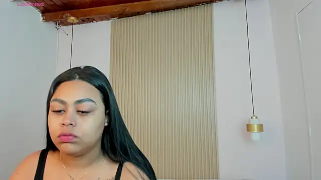 MiaLane3 online show from 06-27-26, 11:37