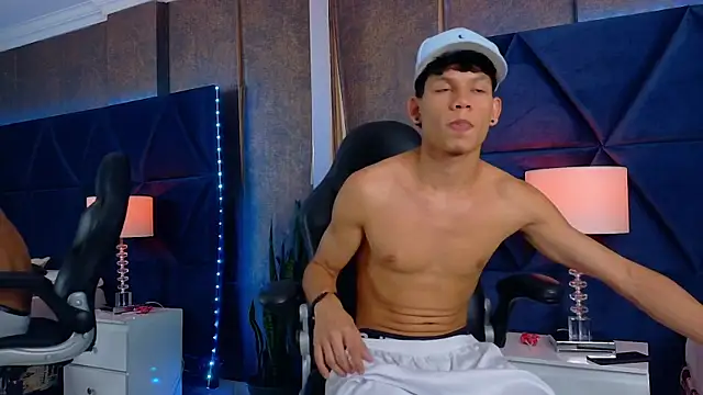 Snapshot of ThiagoFerrer_ chatting on 05-27-26, 04:31 ThiagoFerrer online show from 05-27-26, 04:31