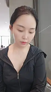 Snapshot of lylxili chatting on 06-22-26, 05:37 lylxili online show from 06-22-26, 05:37
