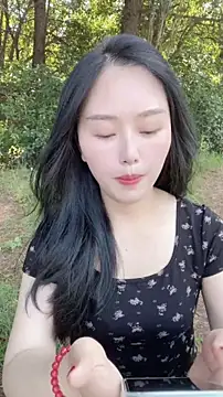 Snapshot of lylxili chatting on 06-27-26, 07:57 lylxili online show from 06-27-26, 07:57