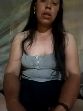 Shine-cute online show from 05-17-26, 02:13