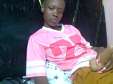 Snapshot of SLIM-EBONY2006 chatting on 06-19-26, 04:00 SLIM-EBONY2006 online show from 06-19-26, 04:00