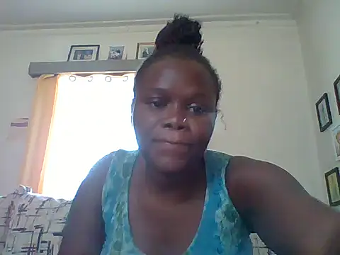 Snapshot of PinkyMonique chatting on 06-11-26, 06:00 PinkyMonique online show from 06-11-26, 06:00