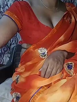 Snapshot of Cute-Malti chatting on 05-27-26, 07:22 Cute-Malti online show from 05-27-26, 07:22