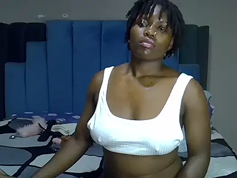 Snapshot of melanin_moon chatting on 06-04-26, 02:45 melanin moon online show from 06-04-26, 02:45