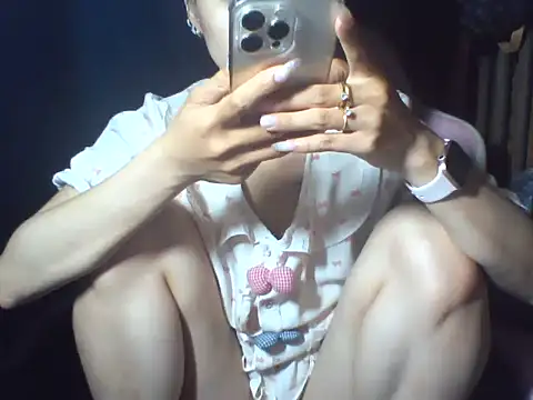 Snapshot of -Kina-a chatting on 05-21-26, 10:33 -Kina-a online show from 05-21-26, 10:33