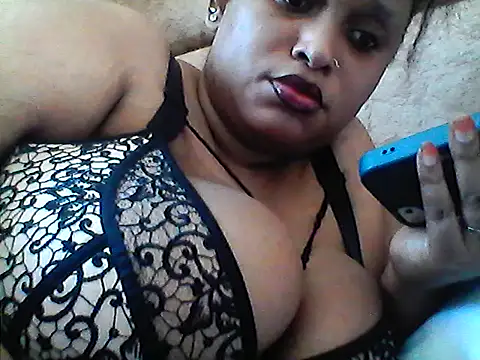 Snapshot of Pretty_sandrah chatting on 05-21-26, 12:23 Pretty sandrah online show from 05-21-26, 12:23