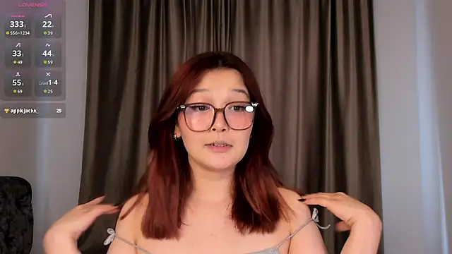 Snapshot of laylasweet_ chatting on 06-07-26, 11:25 laylasweet online show from 06-07-26, 11:25