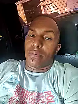 luis391986 online show from 05-18-26, 06:36