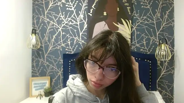 Snapshot of Allyshon_ chatting on 05-30-26, 08:28 Allyshon online show from 05-30-26, 08:28