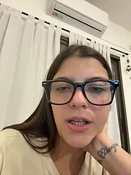lilylovelesss online show from 05-26-26, 02:18