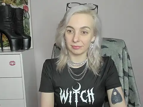 Snapshot of velvetanne chatting on 06-17-26, 06:38 velvetanne online show from 06-17-26, 06:38