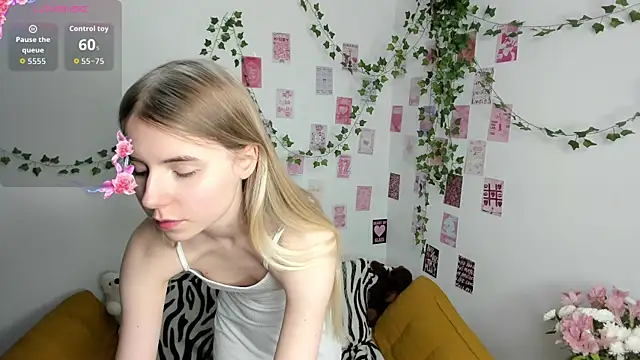 Honey Lia online show from 06-10-26, 11:53