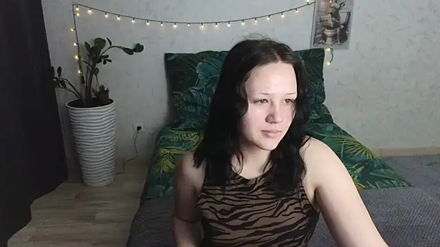 Snapshot of Tori_cute chatting on 06-10-26, 02:45 Tori cute online show from 06-10-26, 02:45