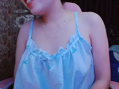 Julie Ulie online show from 05-31-26, 02:35