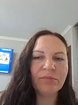 Snapshot of Meri_a chatting on 06-19-26, 04:33 Meri a online show from 06-19-26, 04:33