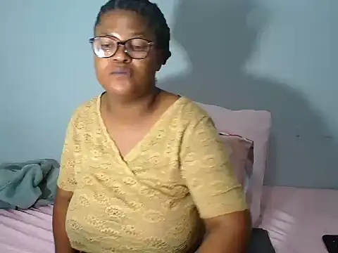 Snapshot of CandyYumsAerolaXX chatting on 05-21-26, 09:55 CandyYumsAerolaXX online show from 05-21-26, 09:55