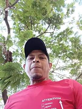Snapshot of EryckSet chatting on 06-13-26, 11:30 EryckSet online show from 06-13-26, 11:30
