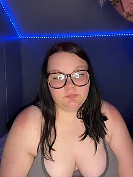 Queenbaddie21 online show from 05-20-26, 02:51