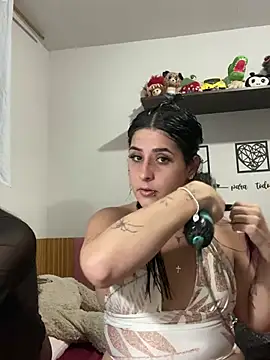 Snapshot of mileninhasexy chatting on 07-19-26, 01:31 mileninhasexy online show from 07-19-26, 01:31