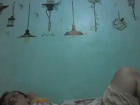 Snapshot of momshe2026 chatting on 06-19-26, 07:50 momshe2026 online show from 06-19-26, 07:50