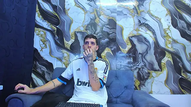 boy max latin online show from 06-20-26, 04:04