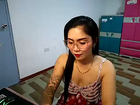 Snapshot of Sexynica chatting on 06-15-26, 01:24 Sexynica online show from 06-15-26, 01:24