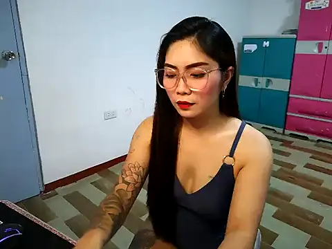 Snapshot of Sexynica chatting on 06-18-26, 02:54 Sexynica online show from 06-18-26, 02:54