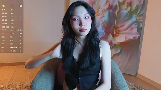KristanTienken online show from 06-26-26, 02:05