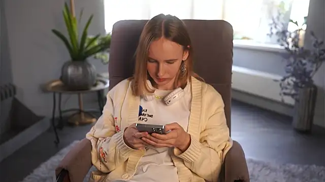 HelaineLube online show from 05-30-26, 11:40