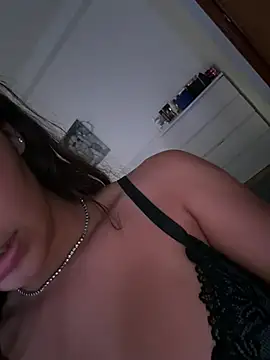 Snapshot of Candy_lyx chatting on 06-24-26, 05:56 Candy lyx online show from 06-24-26, 05:56