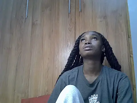 Snapshot of Vsexie chatting on 07-15-26, 07:19 Vsexie online show from 07-15-26, 07:19