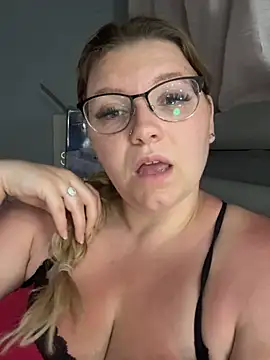 LucieLouBabe online show from 05-28-26, 11:57