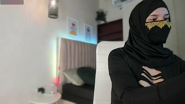 Snapshot of _SweetAmira_ chatting on 06-10-26, 03:18 SweetAmira online show from 06-10-26, 03:18