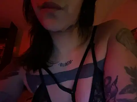 Snapshot of zoe_secrets chatting on 05-24-26, 03:11 zoe secrets online show from 05-24-26, 03:11