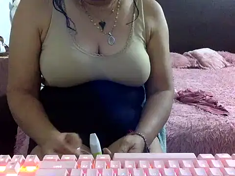 Snapshot of mommy-flabia chatting on 06-11-26, 02:53 mommy-flabia online show from 06-11-26, 02:53