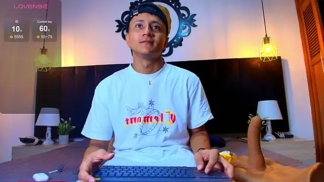 Snapshot of Thiago_Nova chatting on 06-10-26, 03:50 Thiago Nova online show from 06-10-26, 03:50