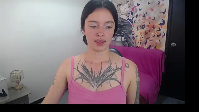 Snapshot of Lucia_evans22 chatting on 06-17-26, 08:54 Lucia evans22 online show from 06-17-26, 08:54