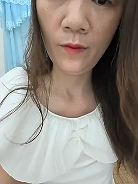 Lye lovely online show from 06-21-26, 10:01