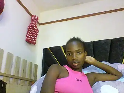 Snapshot of aliana082169 chatting on 06-01-26, 07:04 aliana082169 online show from 06-01-26, 07:04