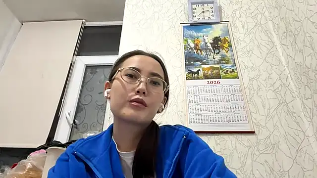 Snapshot of VickieTrudo chatting on 06-02-26, 09:39 VickieTrudo online show from 06-02-26, 09:39