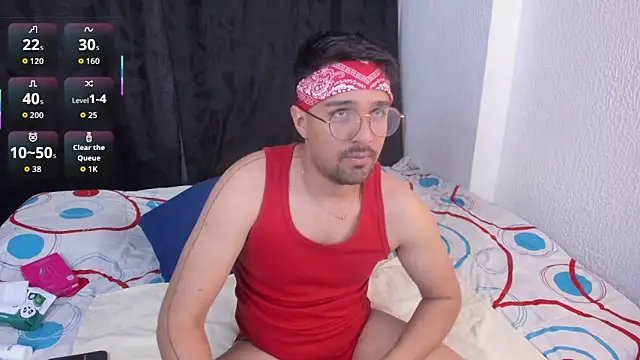 Snapshot of max_ed chatting on 05-26-26, 04:52 max ed online show from 05-26-26, 04:52