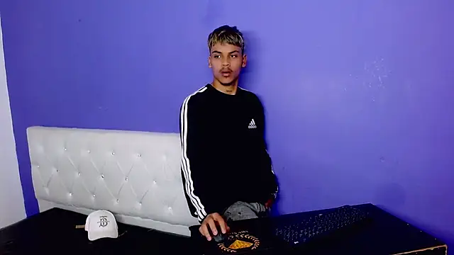 Angel foxc13 online show from 06-24-26, 03:05
