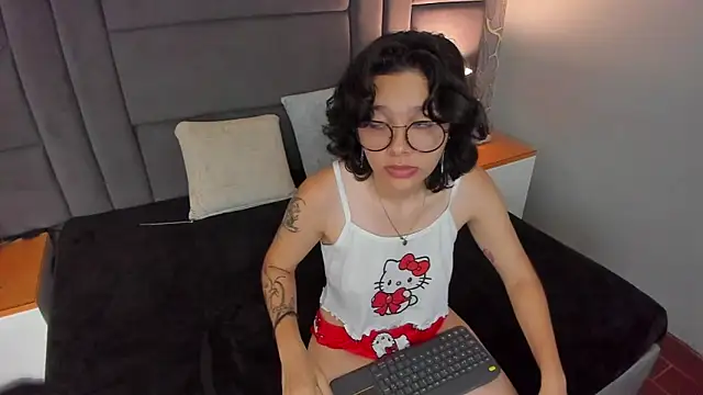 Snapshot of scarleth_blaze chatting on 06-19-26, 03:22 scarleth blaze online show from 06-19-26, 03:22